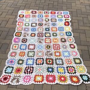 Awesome “Roaeanne” style multicolour granny square cotton blanket